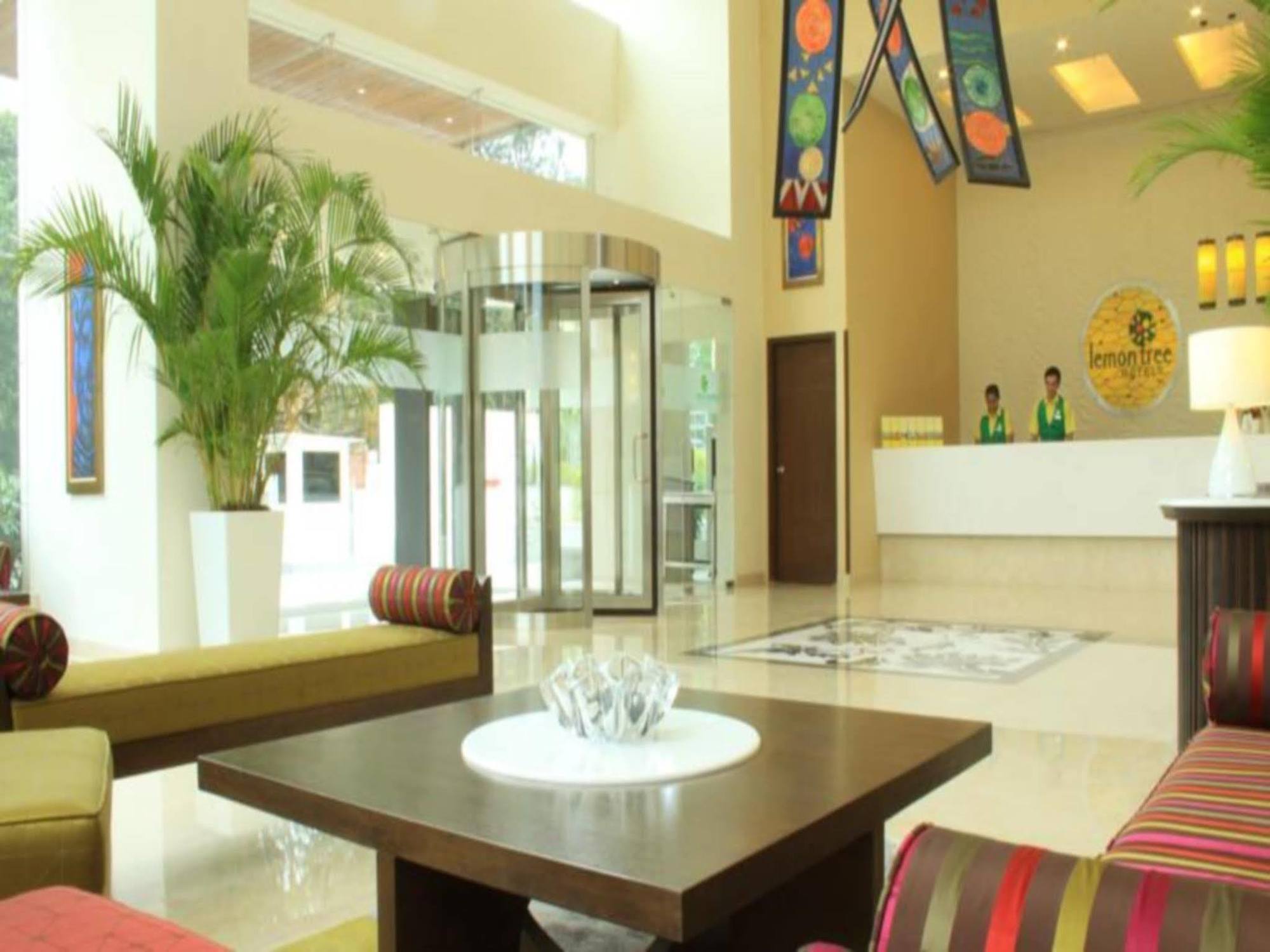 Lemon Tree Premier, Ulsoor Lake, Bengaluru Exterior foto
